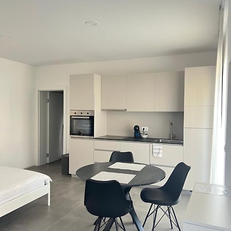 Apartments Lily Ljubljana Exteriör bild